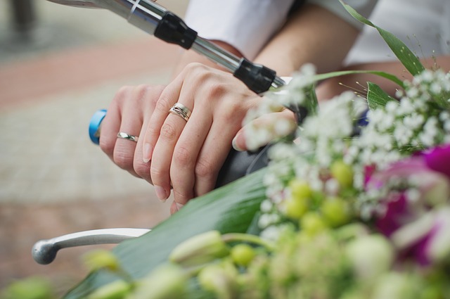 La scelta delle fedi: il simbolo d’amore tra novità e tradizione